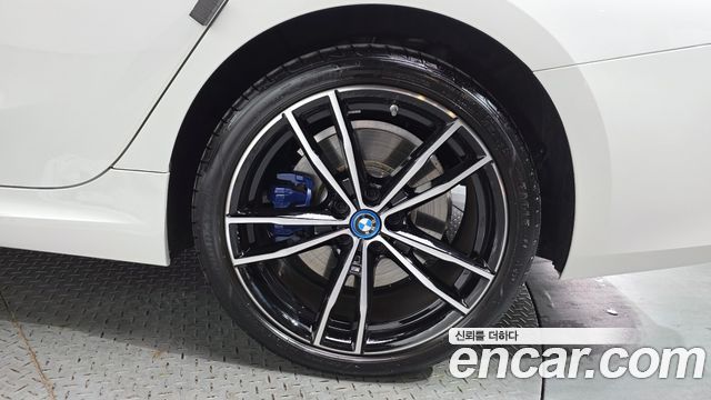 BMW 3-Series 330e M Sport