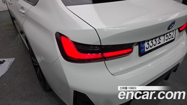 BMW 3-Series 330e M Sport