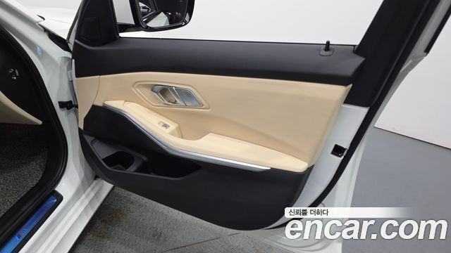 BMW 3-Series 330e M Sport