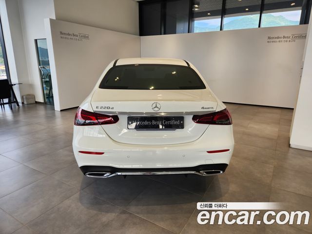Mercedes-Benz E-Class E220d 4MATIC AMG Line