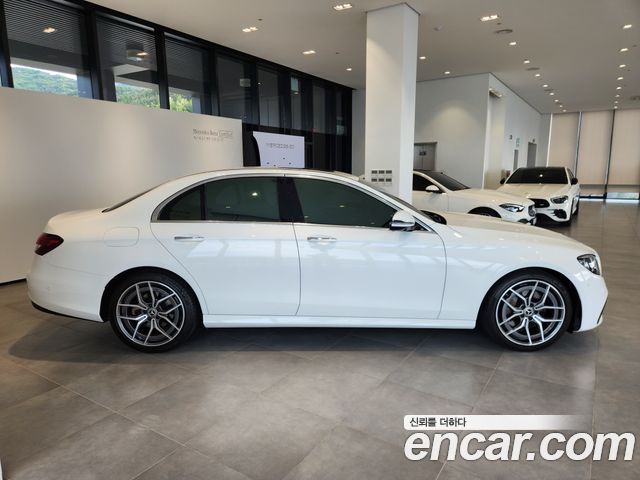 Mercedes-Benz E-Class E220d 4MATIC AMG Line