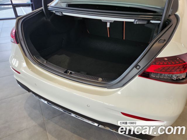 Mercedes-Benz E-Class E220d 4MATIC AMG Line