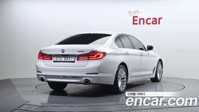 BMW 5-Series 530i Luxury Plus