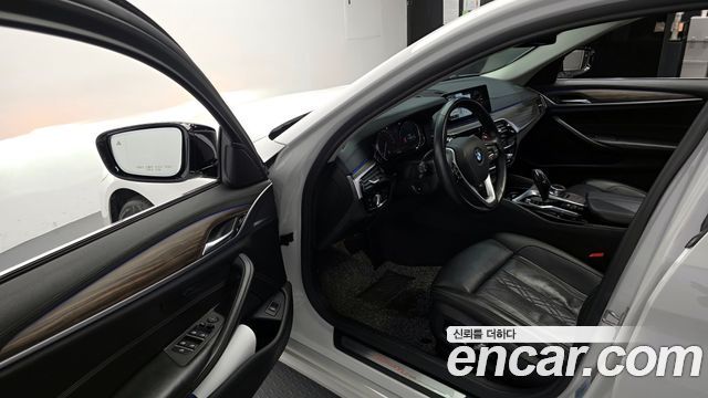 BMW 5-Series 530i Luxury Plus