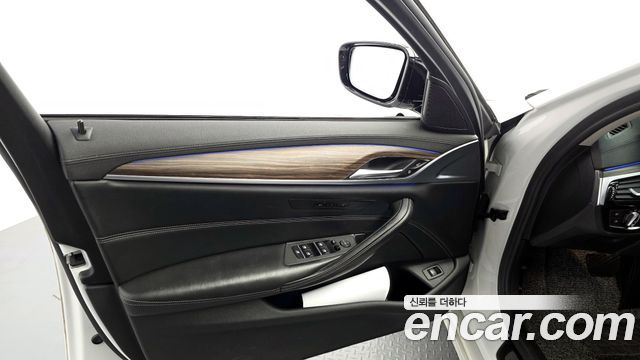 BMW 5-Series 530i Luxury Plus