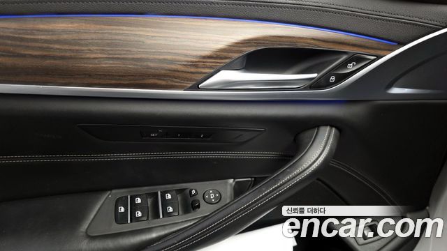 BMW 5-Series 530i Luxury Plus