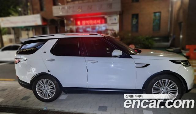 Land Rover Discovery 3.0 TD6 HSE Luxury