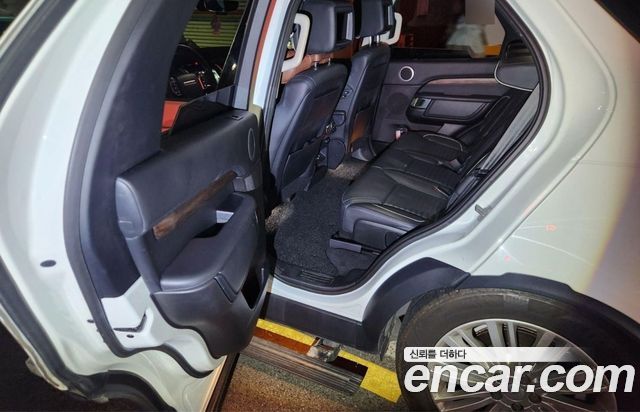 Land Rover Discovery 3.0 TD6 HSE Luxury