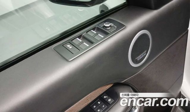 Land Rover Discovery 3.0 TD6 HSE Luxury