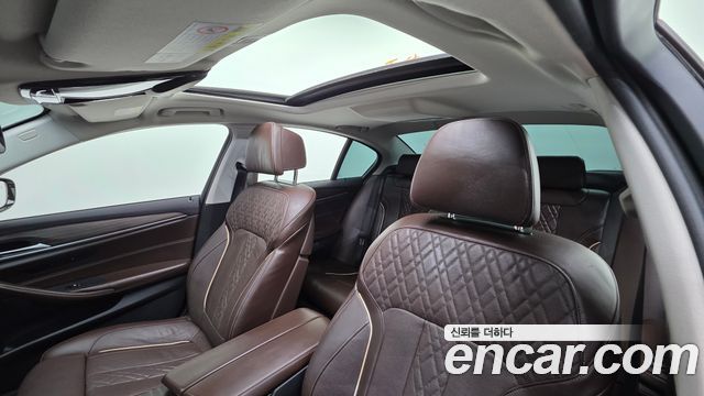 BMW 5-Series 530i xDrive Luxury Plus