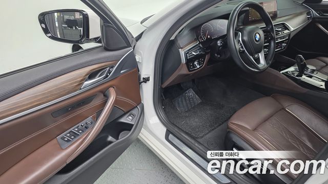 BMW 5-Series 530i xDrive Luxury Plus