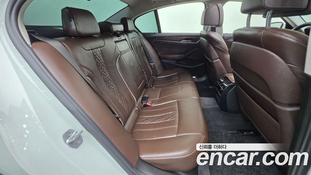 BMW 5-Series 530i xDrive Luxury Plus