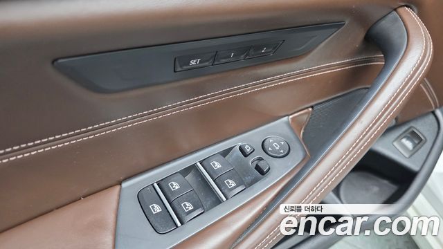 BMW 5-Series 530i xDrive Luxury Plus