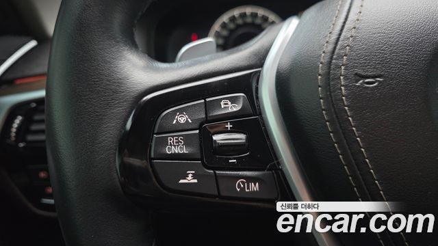 BMW 5-Series 530i xDrive Luxury Plus