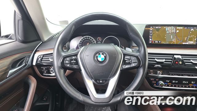 BMW 5-Series 530i xDrive Luxury Plus