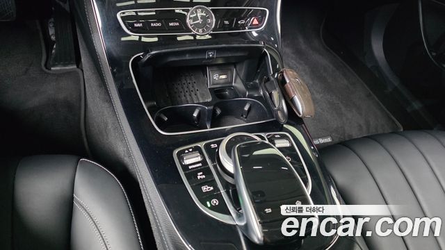 Mercedes-Benz E-Class E220d 4MATIC Exclusive