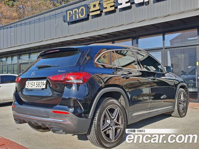 Mercedes-Benz GLA-Class GLA250 4MATIC