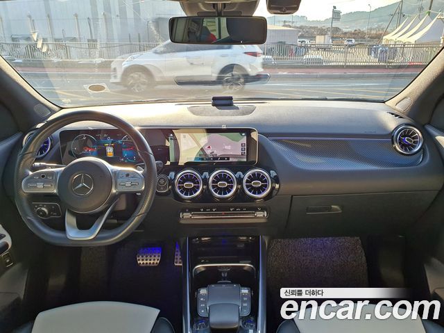 Mercedes-Benz GLA-Class GLA250 4MATIC