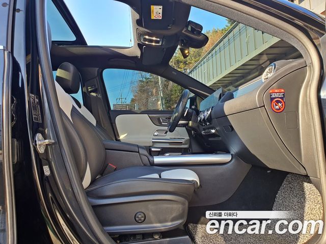 Mercedes-Benz GLA-Class GLA250 4MATIC