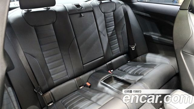 BMW 2-Series M240i xDrive Online Exclusive Coupe