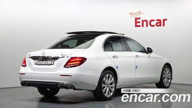 Mercedes-Benz E-Class E300 4MATIC Exclusive