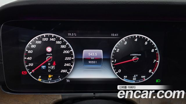 Mercedes-Benz E-Class E300 4MATIC Exclusive
