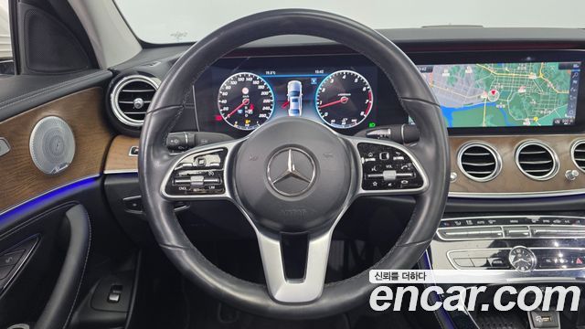 Mercedes-Benz E-Class E300 4MATIC Exclusive
