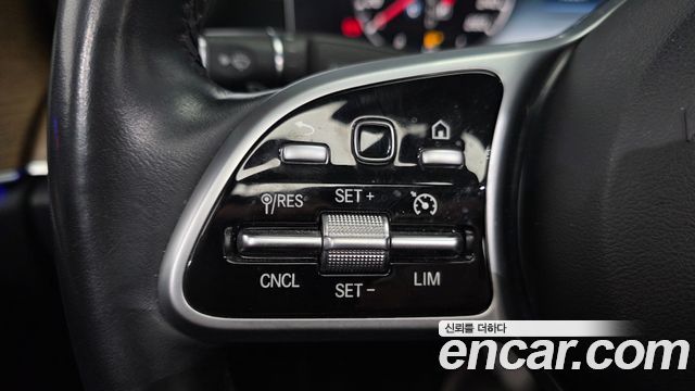 Mercedes-Benz E-Class E300 4MATIC Exclusive