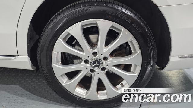 Mercedes-Benz E-Class E300 4MATIC Exclusive