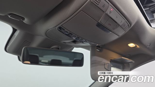 Mercedes-Benz E-Class E300 4MATIC Exclusive