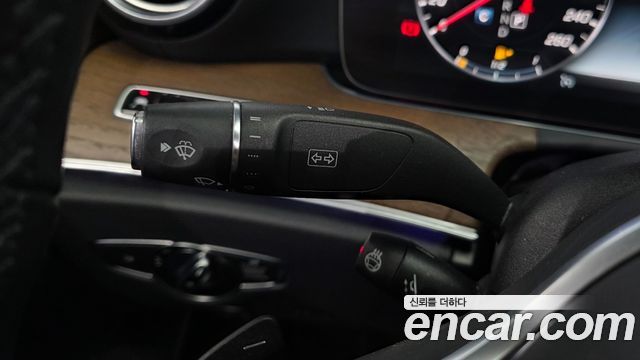 Mercedes-Benz E-Class E300 4MATIC Exclusive