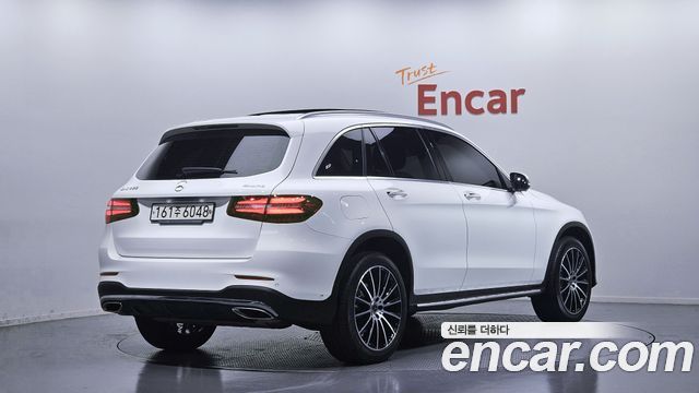 Mercedes-Benz GLC-Class GLC300 4MATIC AMG Line