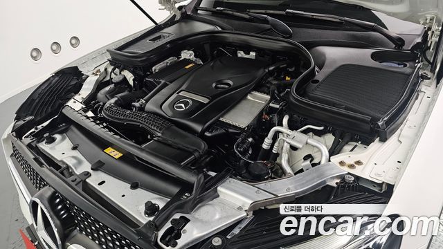 Mercedes-Benz GLC-Class GLC300 4MATIC AMG Line