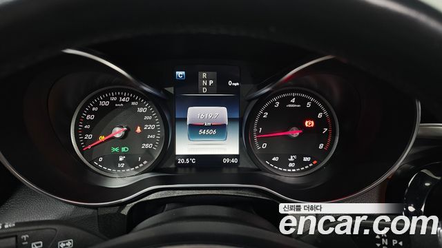 Mercedes-Benz GLC-Class GLC300 4MATIC AMG Line