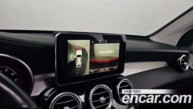 Mercedes-Benz GLC-Class GLC300 4MATIC AMG Line