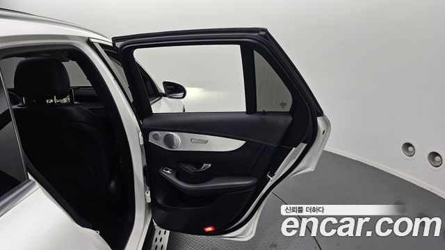 Mercedes-Benz GLC-Class GLC300 4MATIC AMG Line
