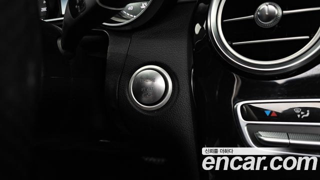 Mercedes-Benz GLC-Class GLC300 4MATIC AMG Line