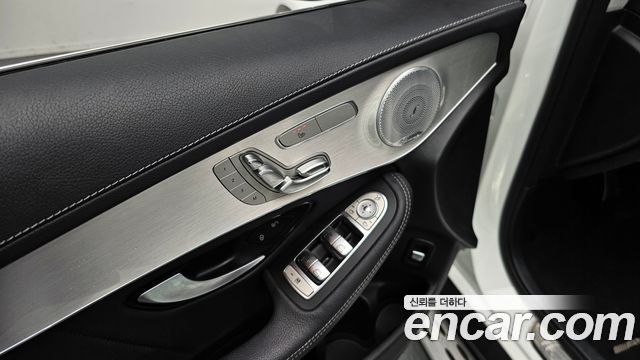Mercedes-Benz GLC-Class GLC300 4MATIC AMG Line