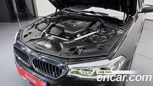 BMW 5-Series 530i xDrive Luxury Plus