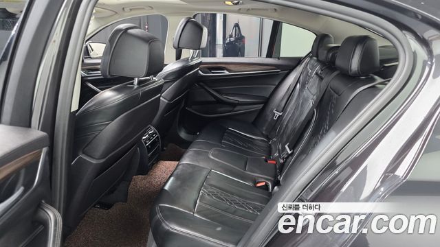 BMW 5-Series 530i xDrive Luxury Plus
