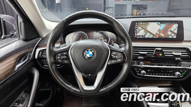 BMW 5-Series 530i xDrive Luxury Plus