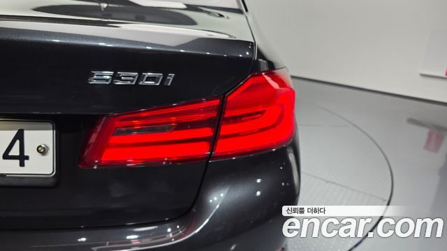 BMW 5-Series 530i xDrive Luxury Plus