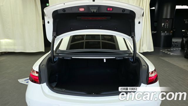 Mercedes-Benz E-Class E300d 4MATIC Coupe