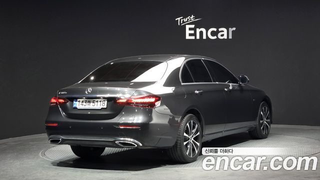 Mercedes-Benz E-Class E300e 4MATIC Exclusive