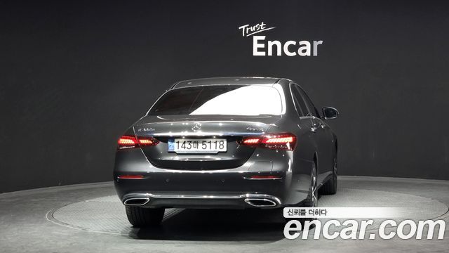 Mercedes-Benz E-Class E300e 4MATIC Exclusive