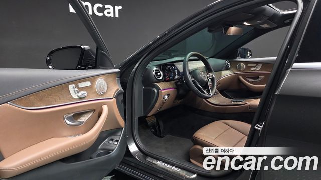 Mercedes-Benz E-Class E300e 4MATIC Exclusive