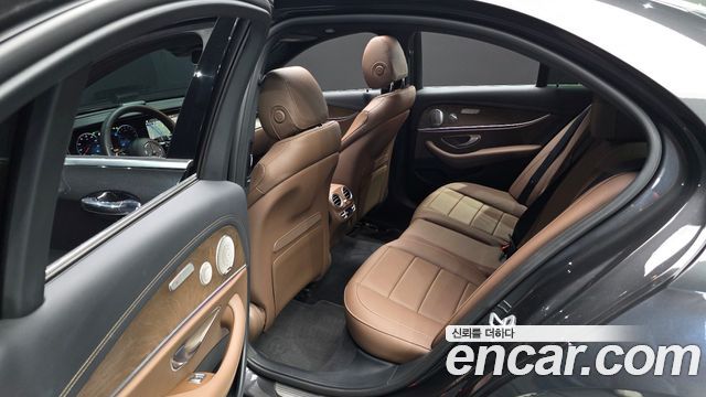 Mercedes-Benz E-Class E300e 4MATIC Exclusive