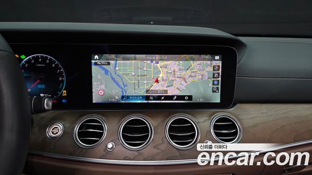Mercedes-Benz E-Class E300e 4MATIC Exclusive