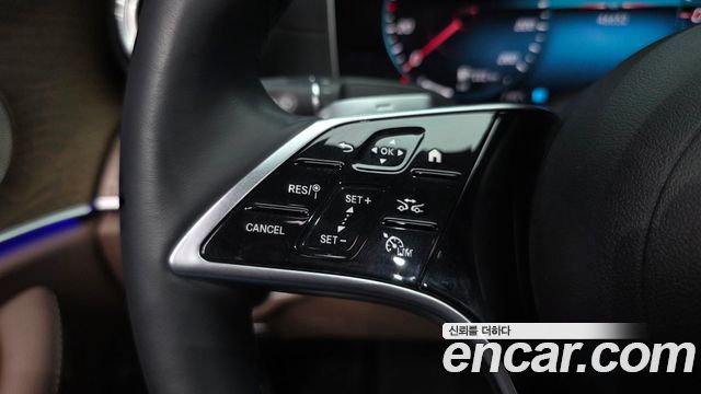 Mercedes-Benz E-Class E300e 4MATIC Exclusive