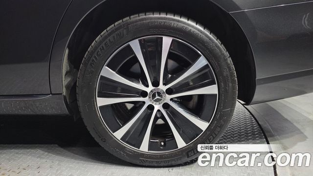 Mercedes-Benz E-Class E300e 4MATIC Exclusive